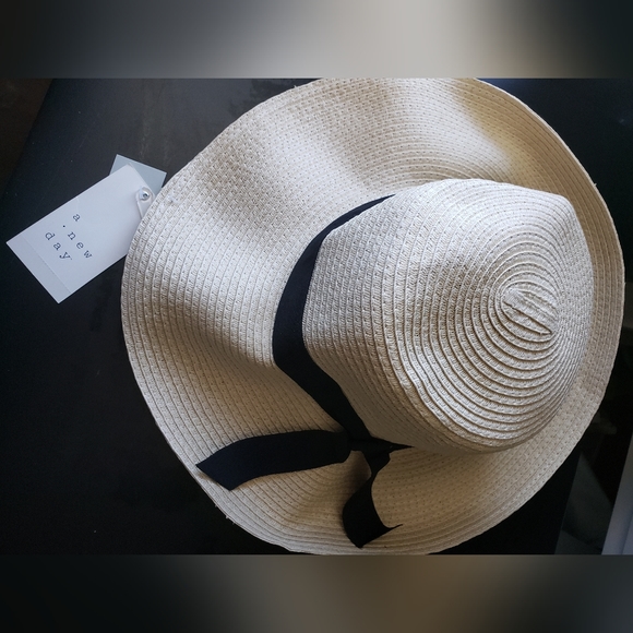 Hat - Picture 1 of 1